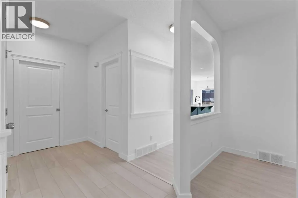 363 Evanspark Gardens NW