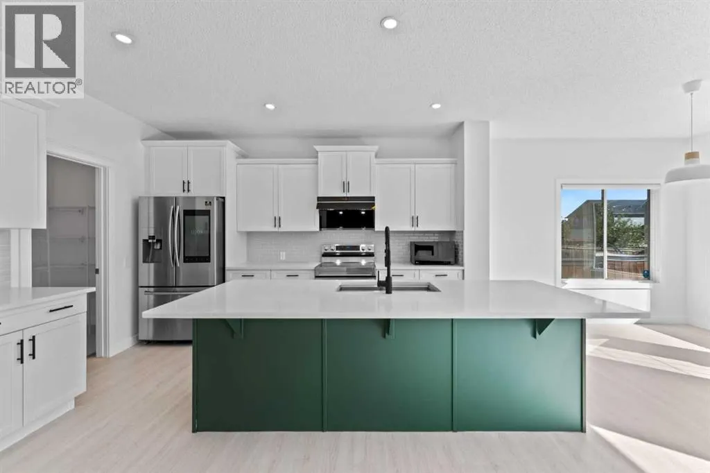 363 Evanspark Gardens NW