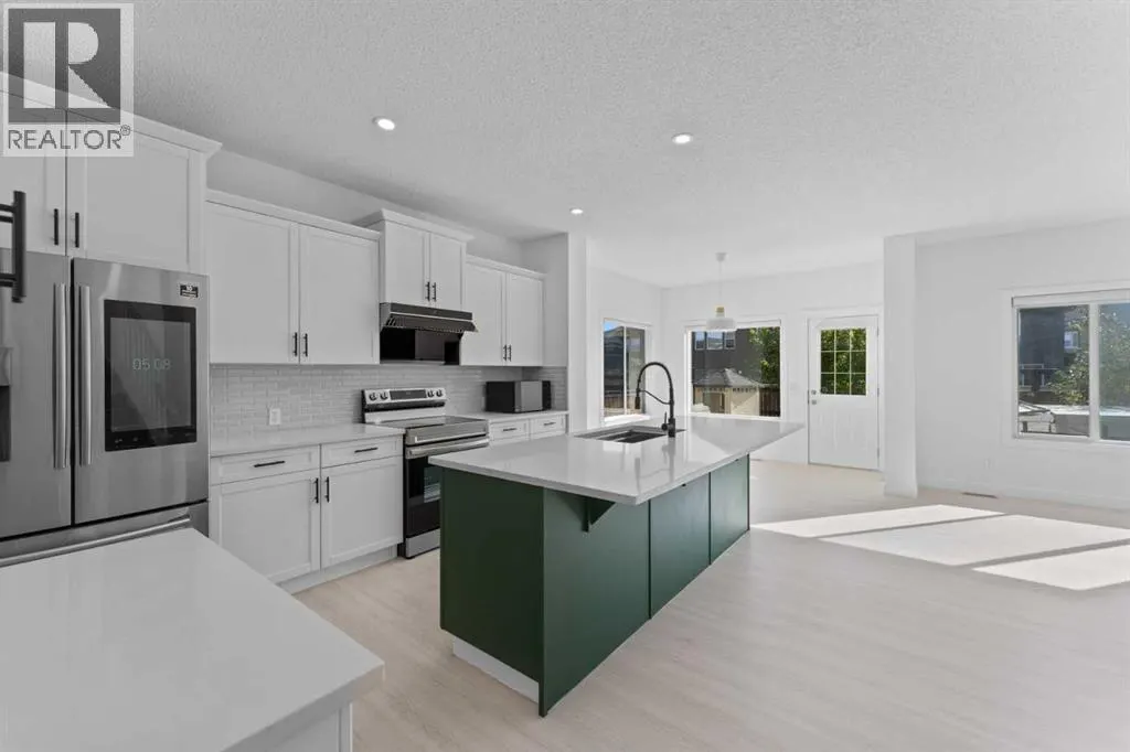 363 Evanspark Gardens NW
