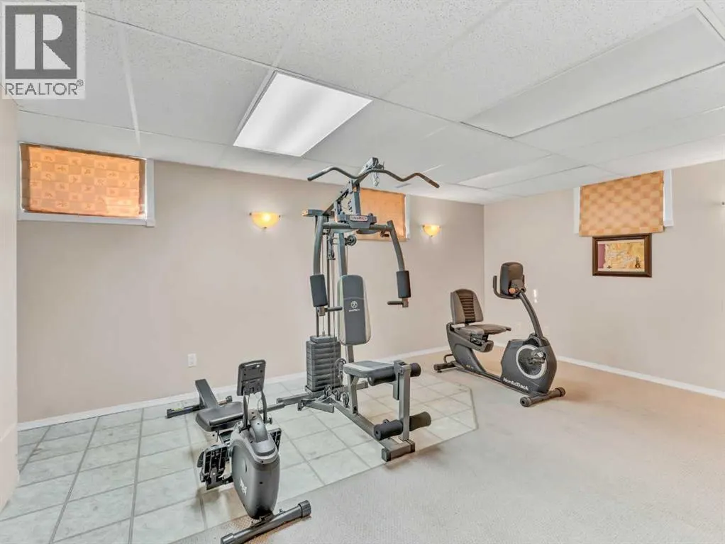 25 East Glen Crescent SE