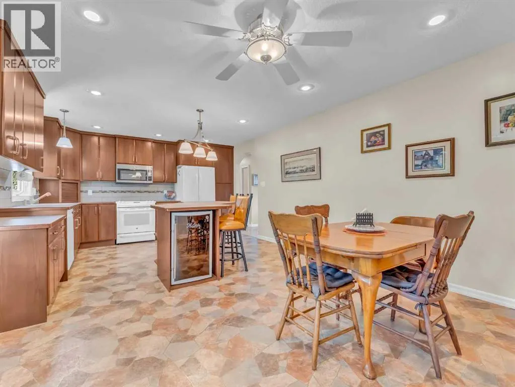 25 East Glen Crescent SE