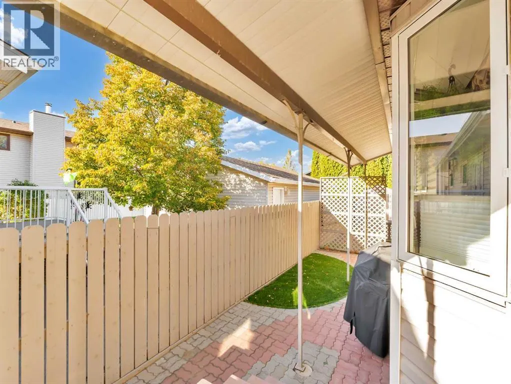 25 East Glen Crescent SE