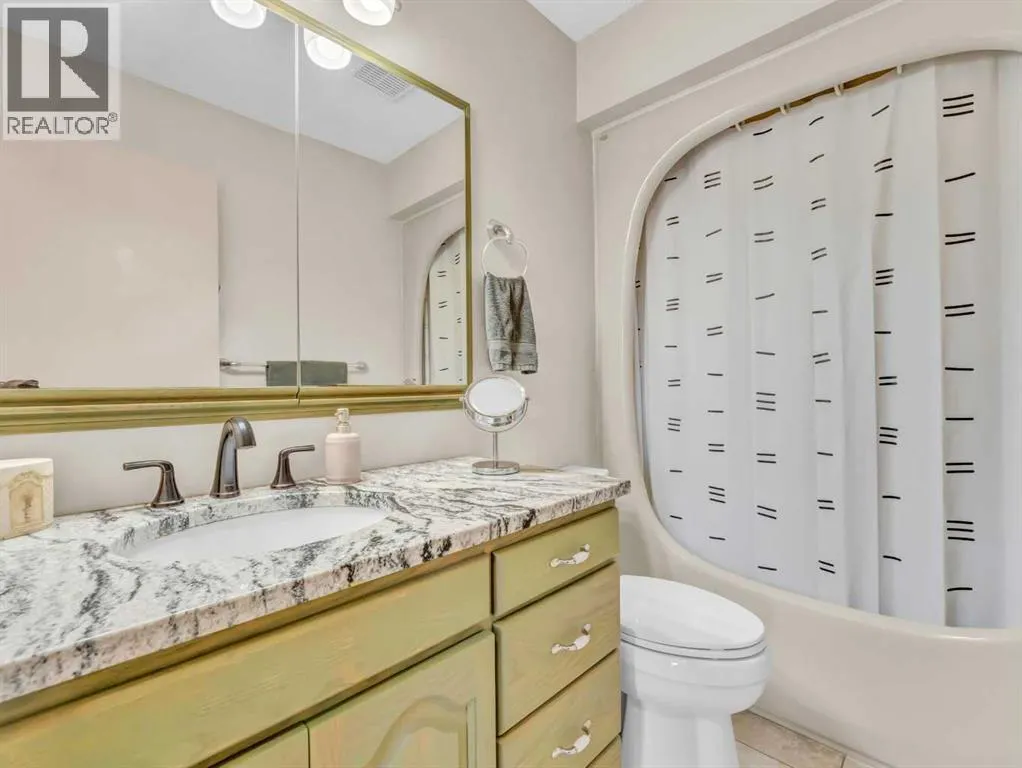 25 East Glen Crescent SE