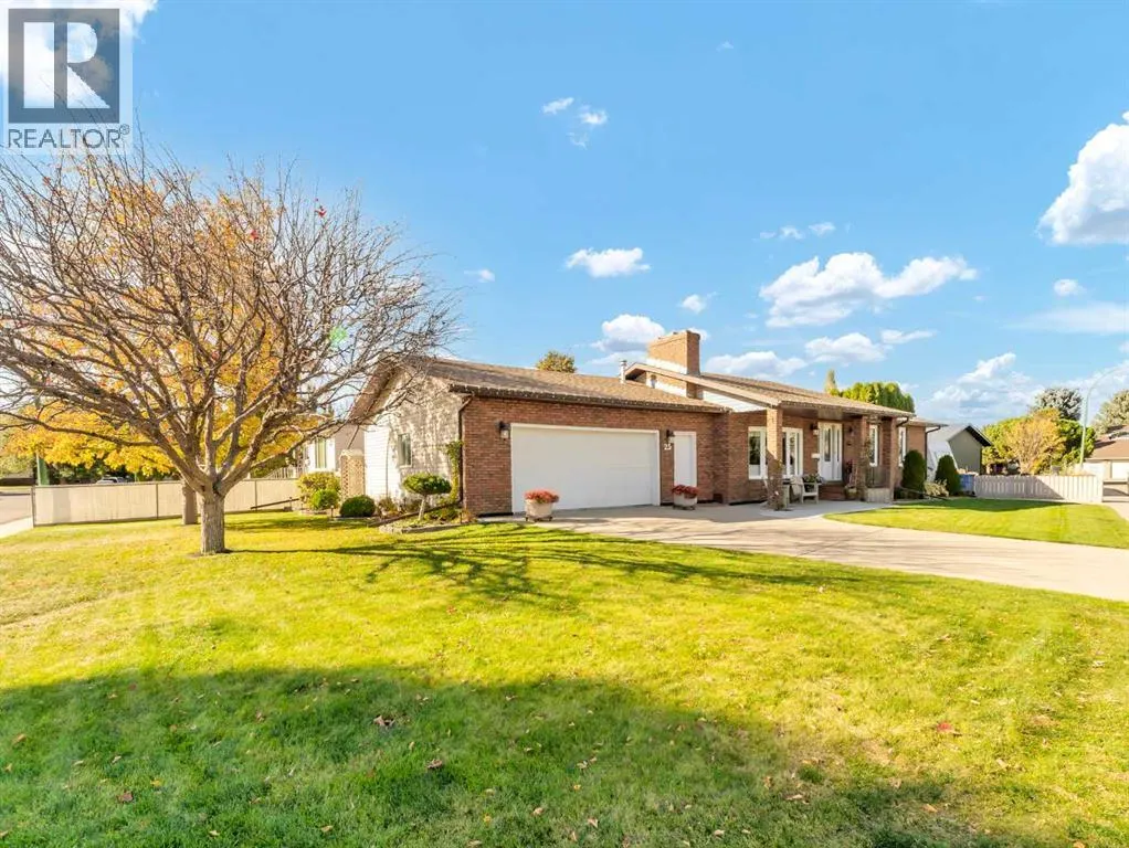 25 East Glen Crescent SE