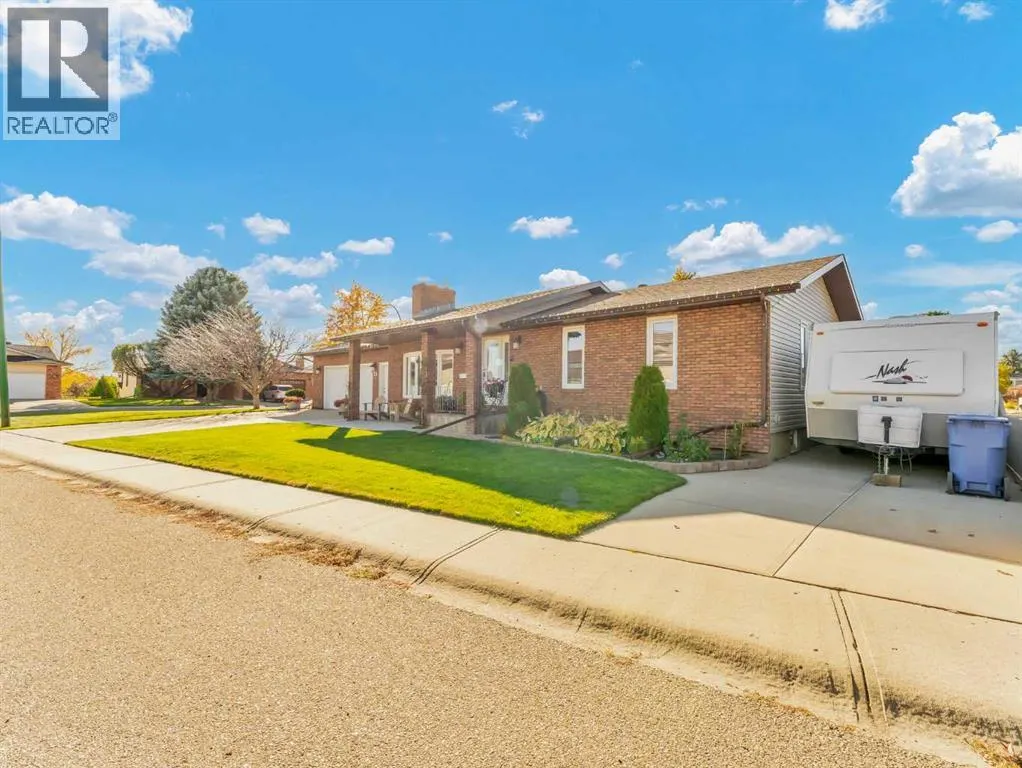 25 East Glen Crescent SE