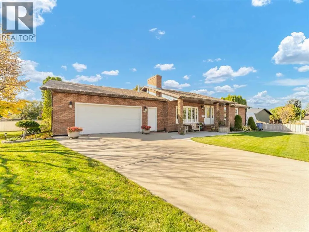 25 East Glen Crescent SE