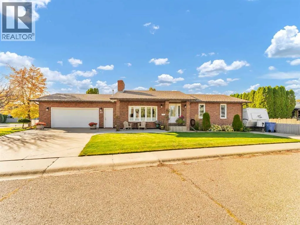 25 East Glen Crescent SE