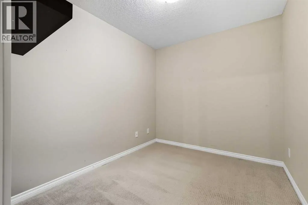 240, 30 Sierra Morena Landing SW