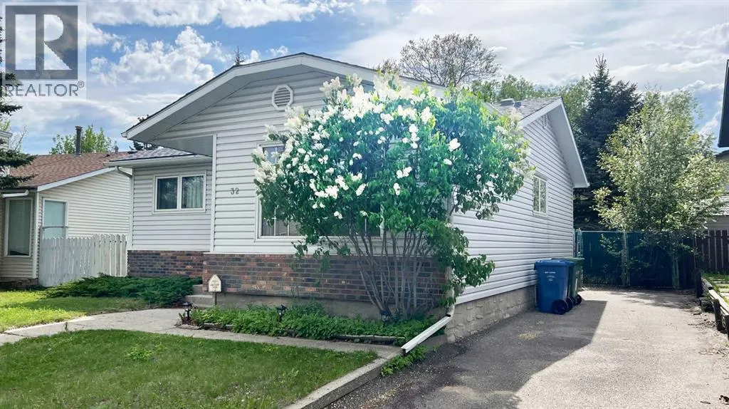 32 Deerfield Drive SE