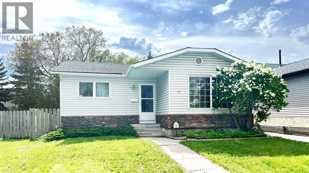 32 Deerfield Drive SE