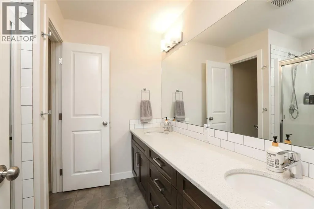 100 Riverhurst Cove W