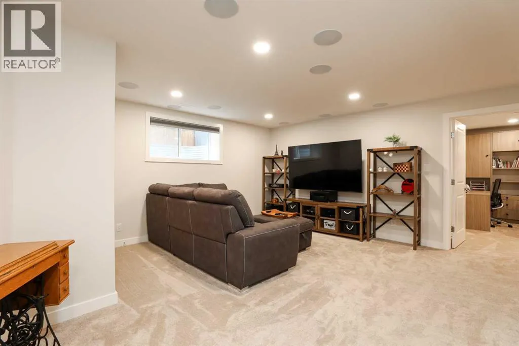100 Riverhurst Cove W