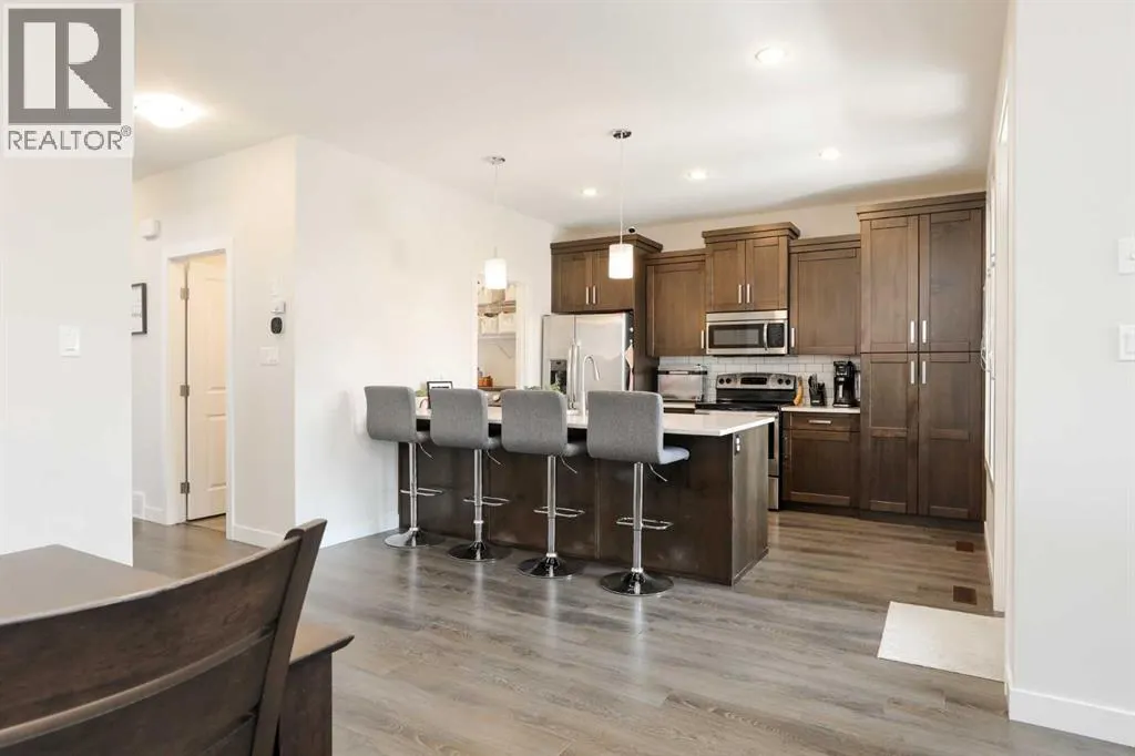 100 Riverhurst Cove W