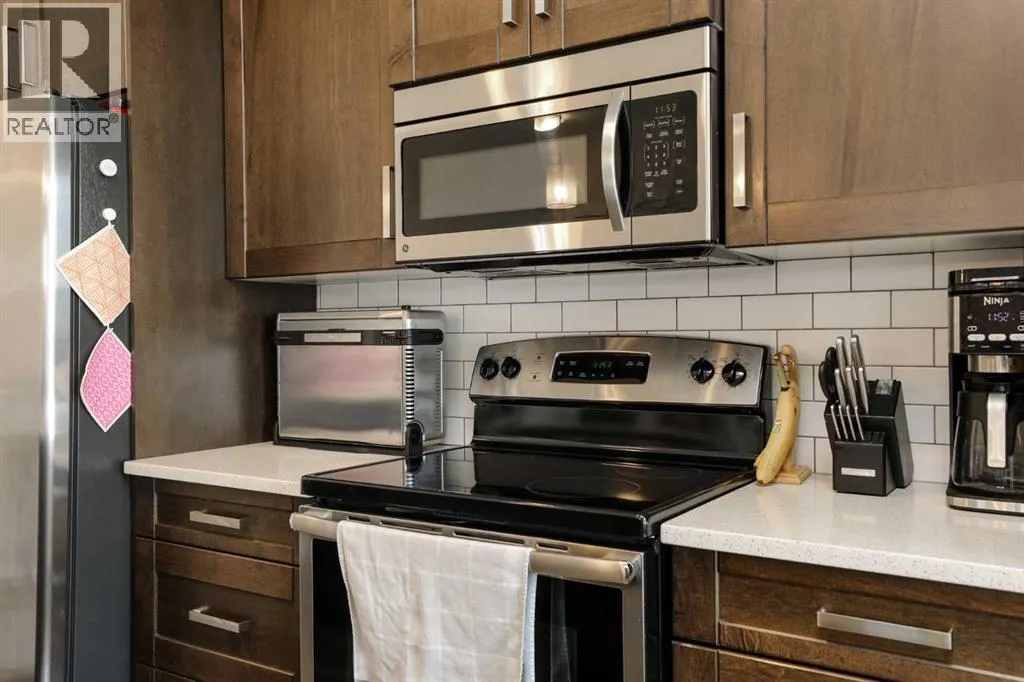 100 Riverhurst Cove W