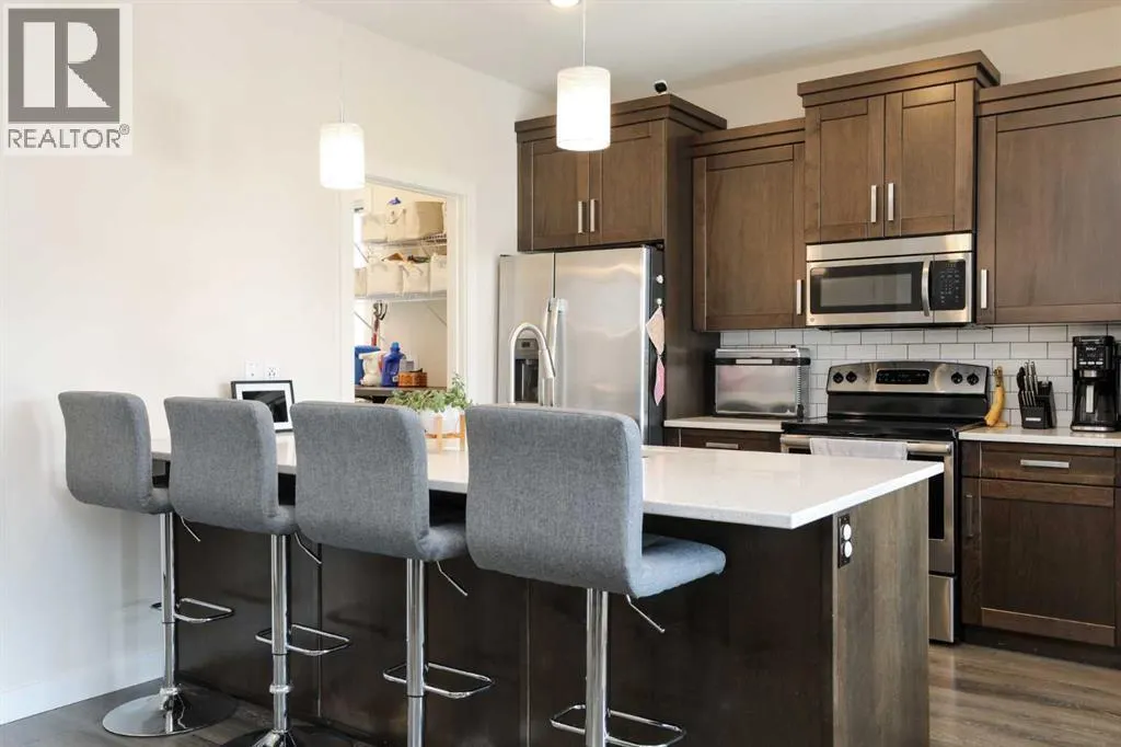 100 Riverhurst Cove W