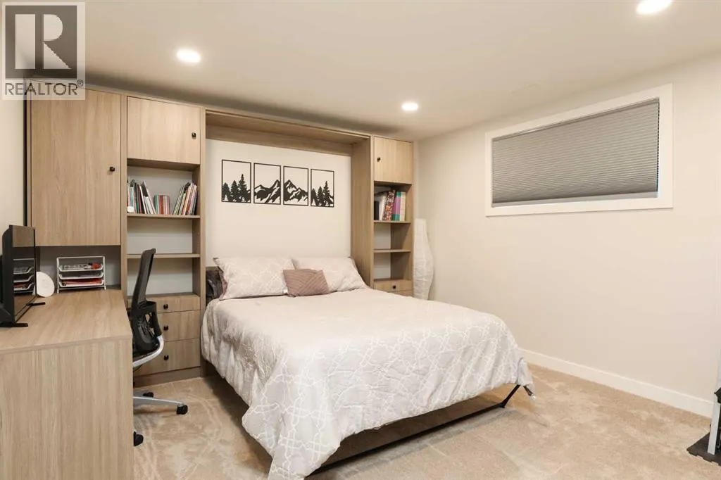 100 Riverhurst Cove W