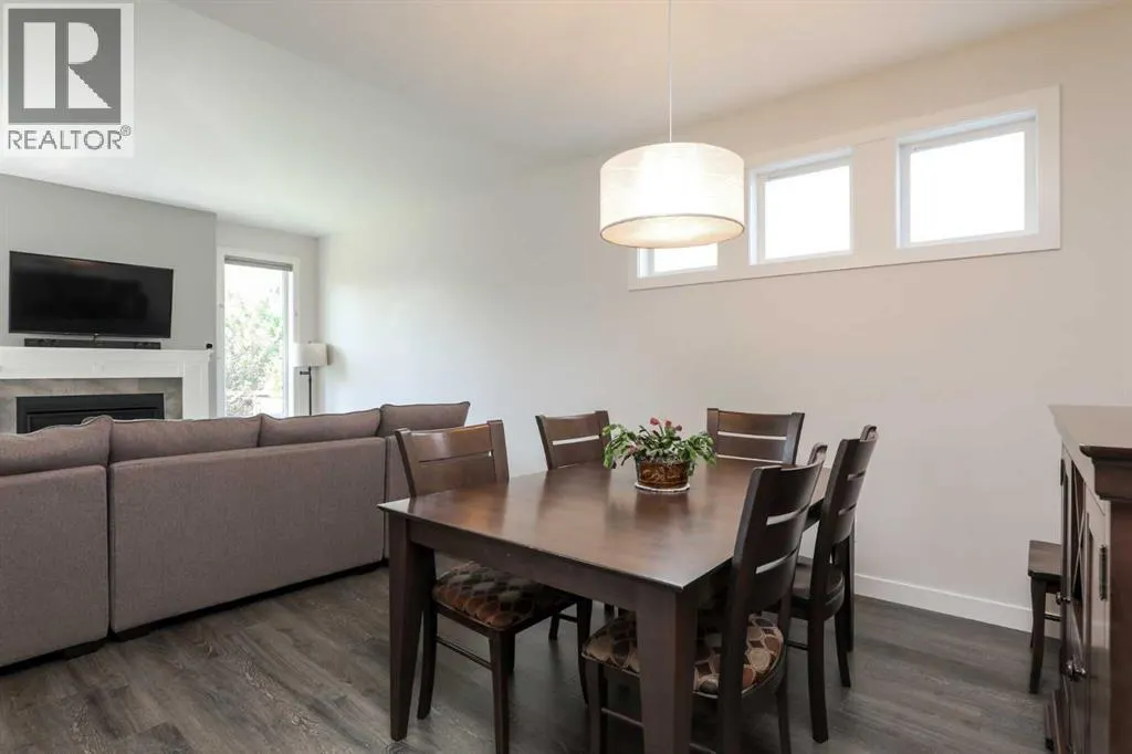 100 Riverhurst Cove W