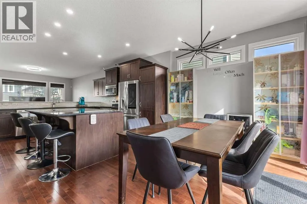 240 Evanspark Gardens NW