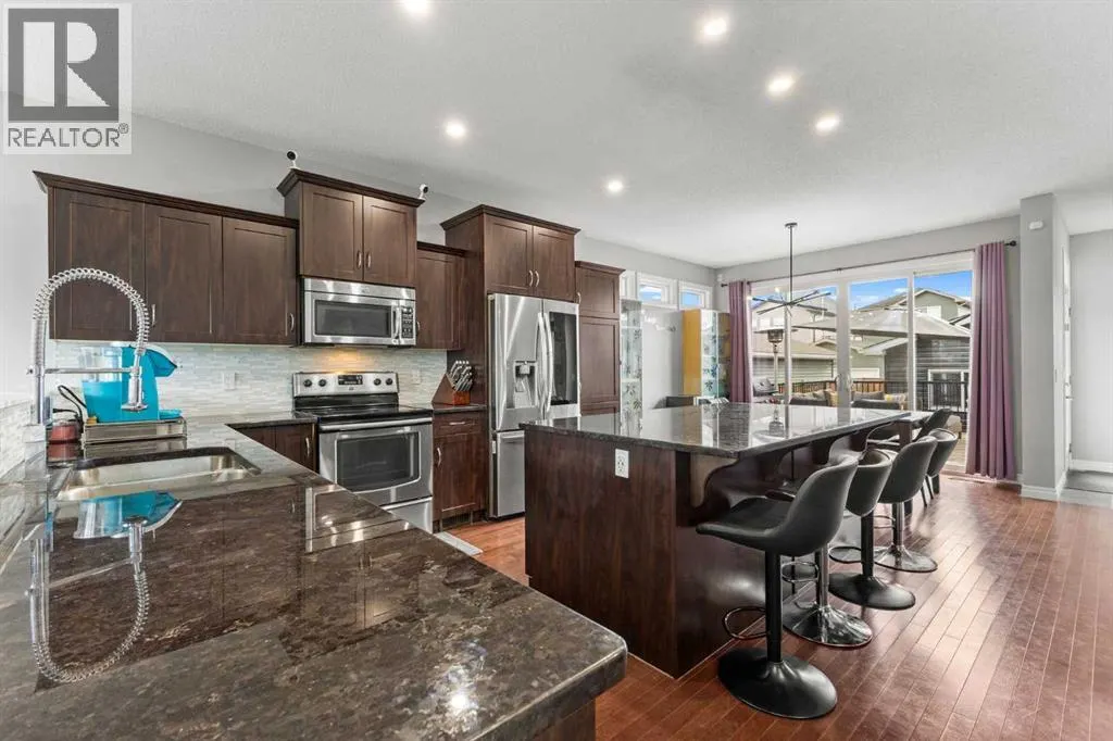 240 Evanspark Gardens NW