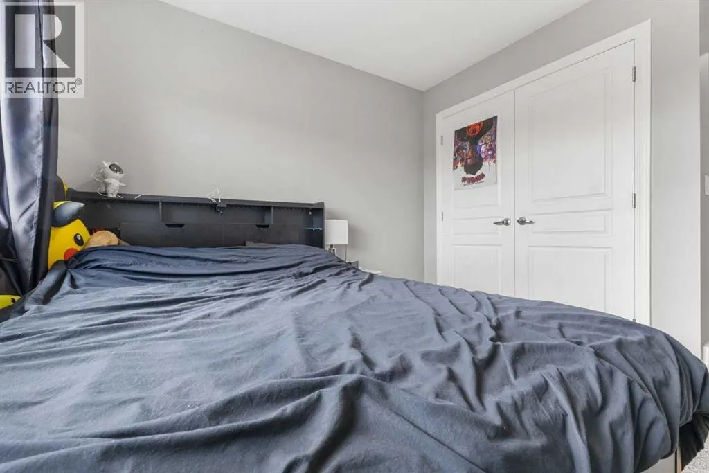 240 Evanspark Gardens NW