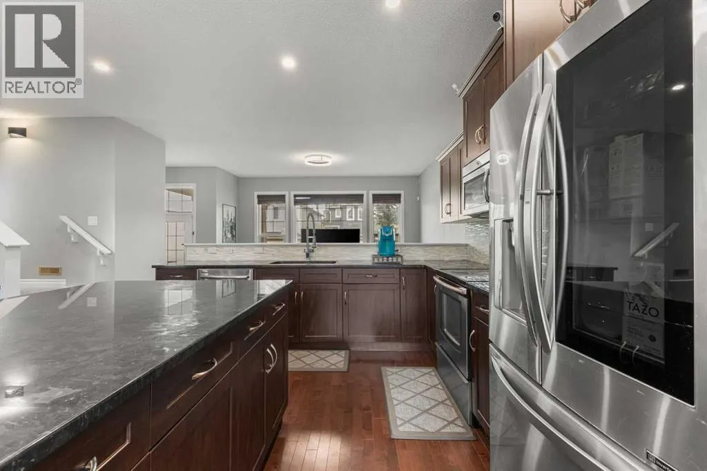 240 Evanspark Gardens NW