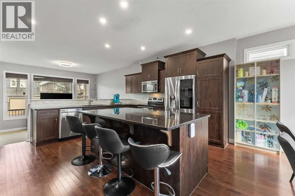 240 Evanspark Gardens NW