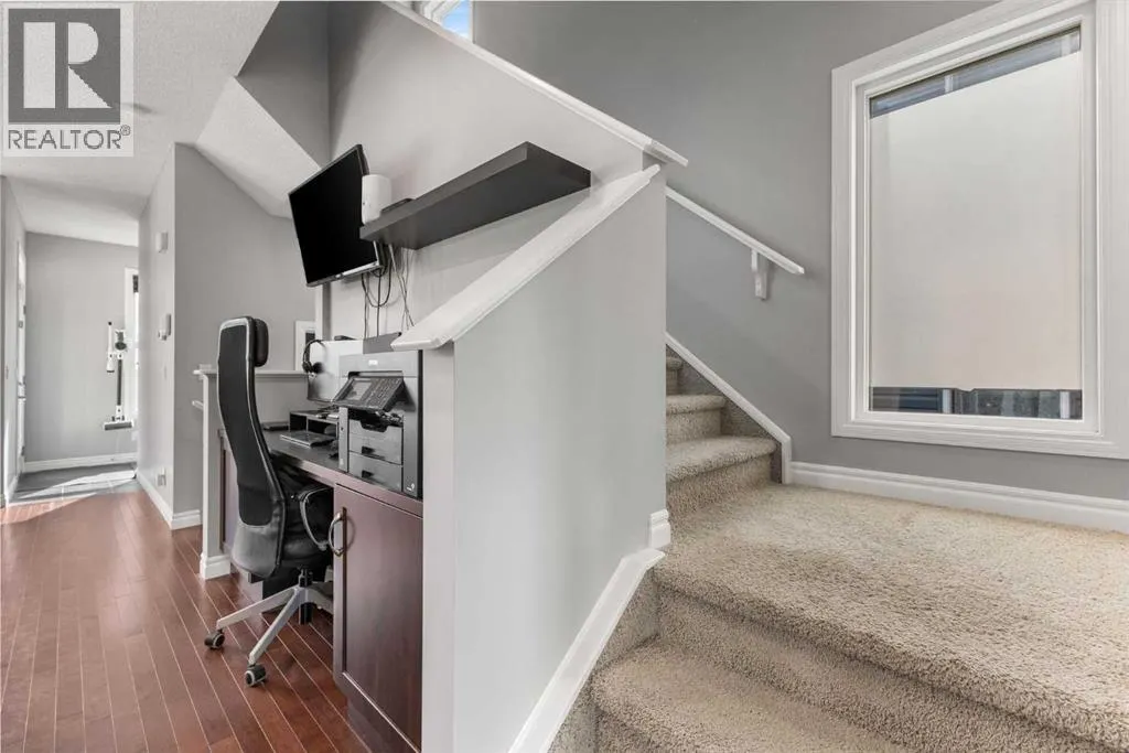 240 Evanspark Gardens NW