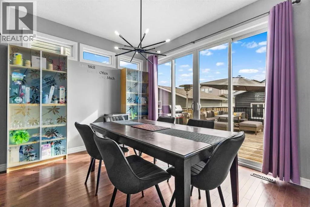 240 Evanspark Gardens NW