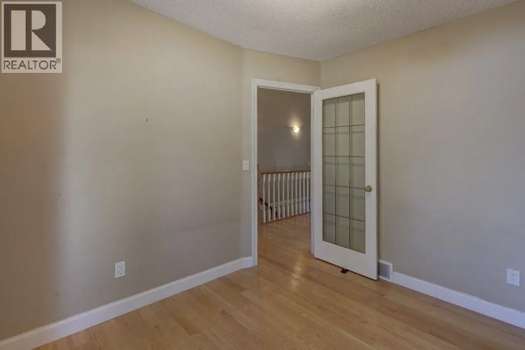 204 Silver Creek Mews NW