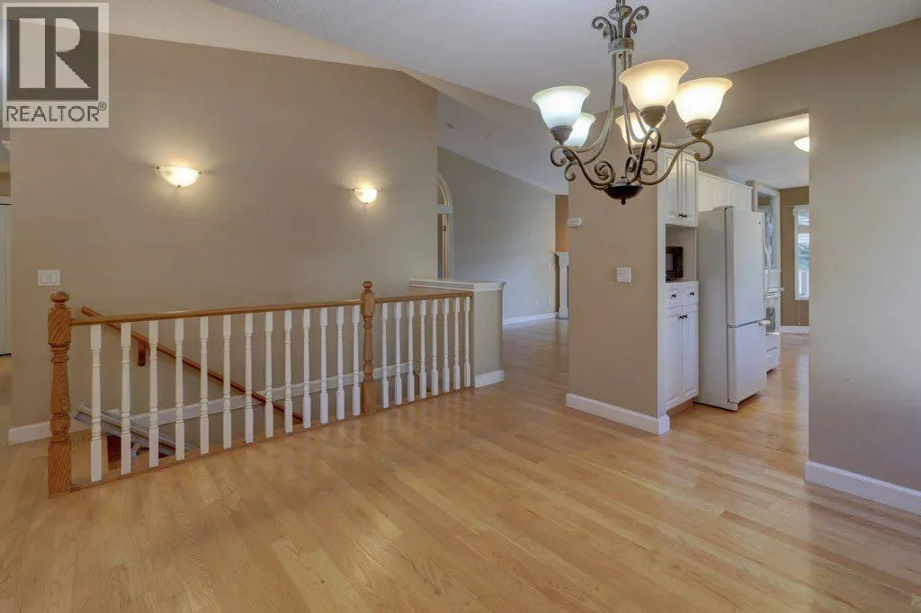 204 Silver Creek Mews NW