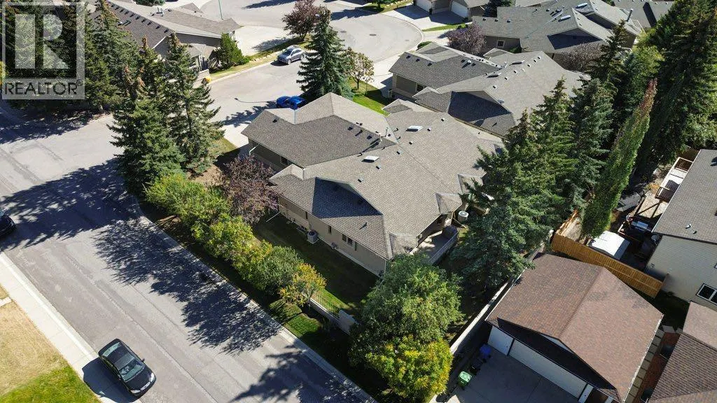 204 Silver Creek Mews NW