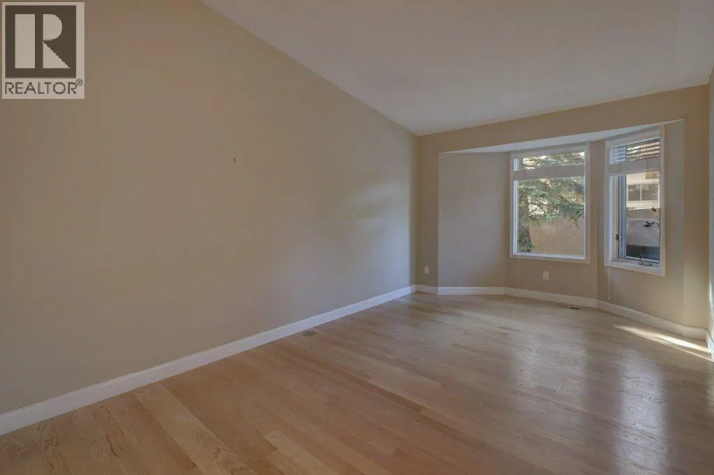 204 Silver Creek Mews NW