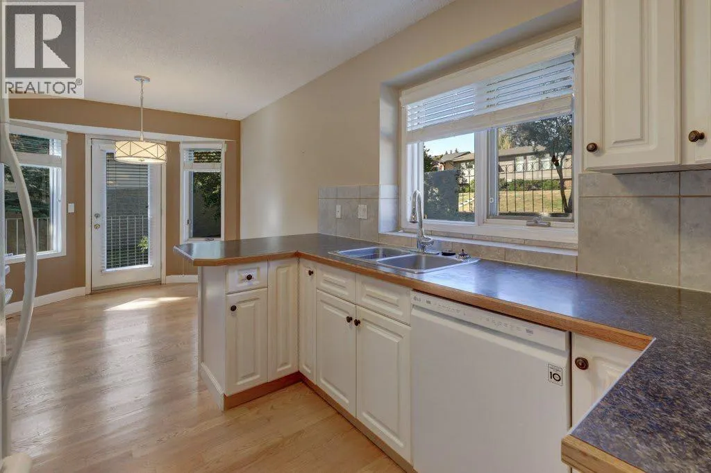 204 Silver Creek Mews NW