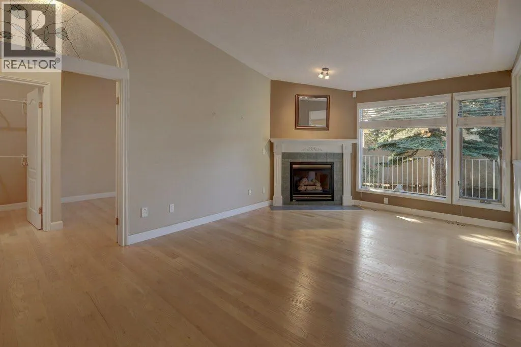 204 Silver Creek Mews NW