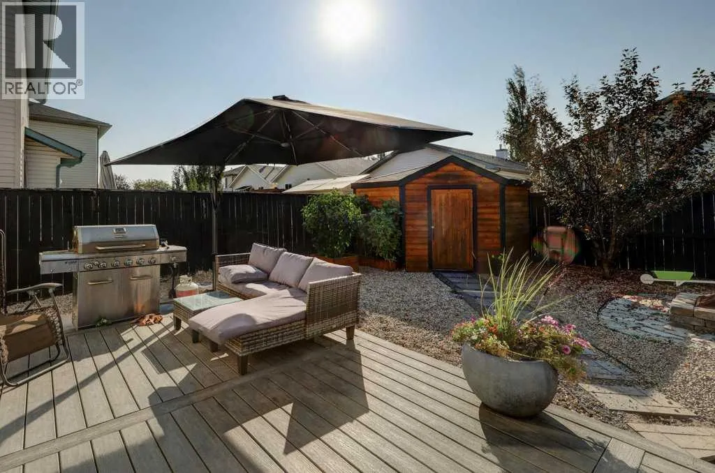 43 Canoe Square SW