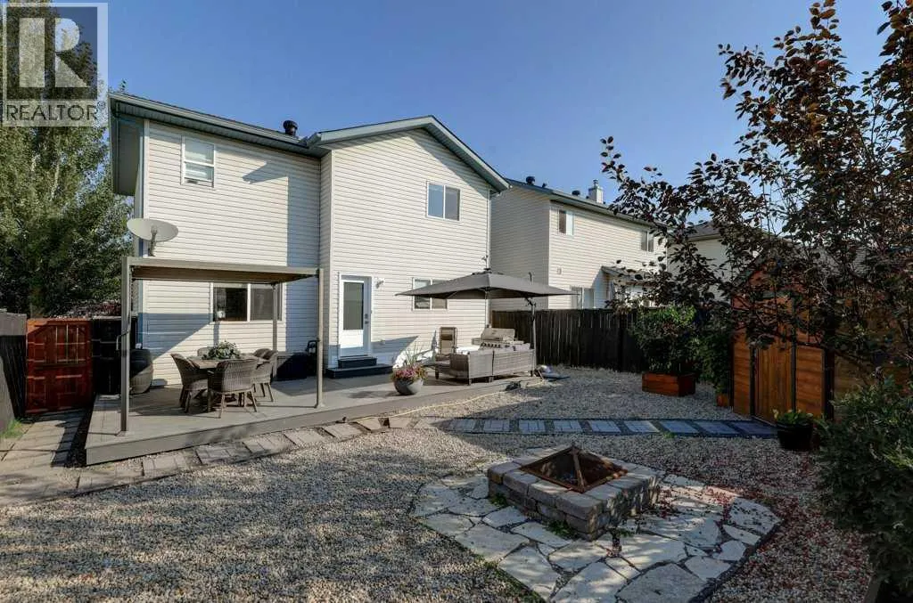 43 Canoe Square SW