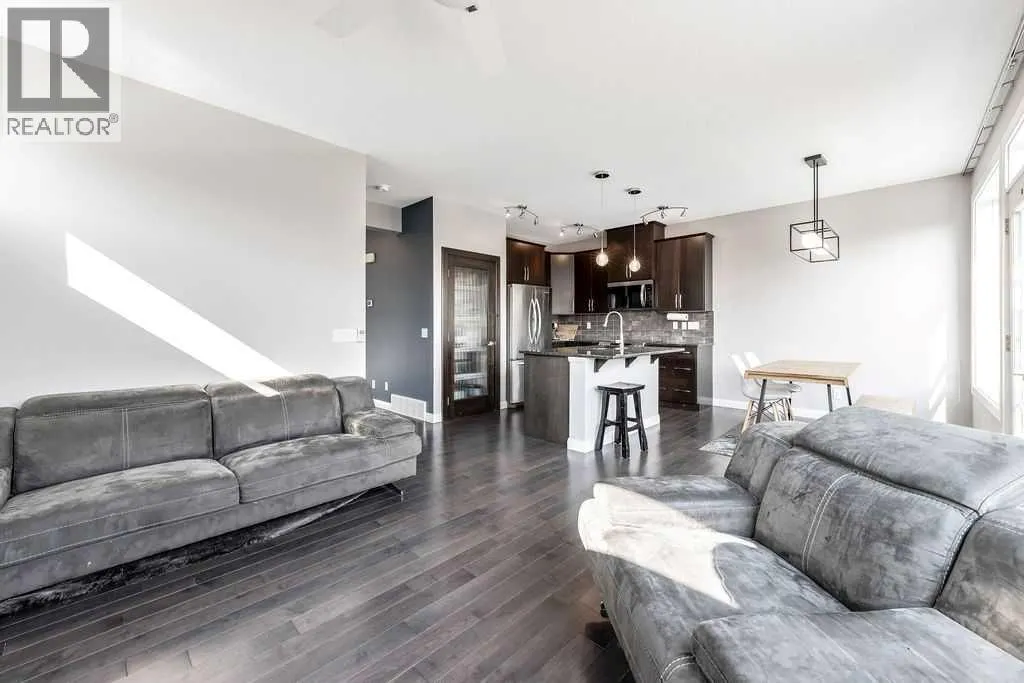 6 Redstone Mews NE