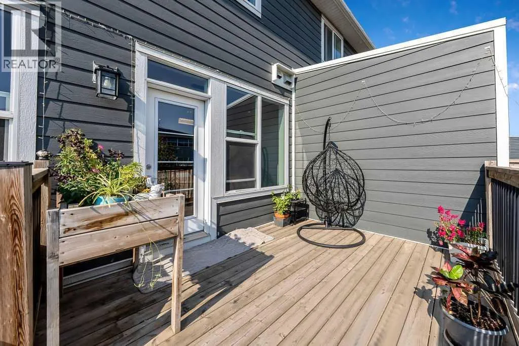 6 Redstone Mews NE