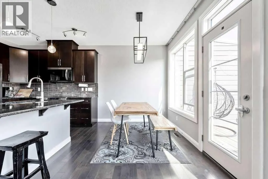 6 Redstone Mews NE