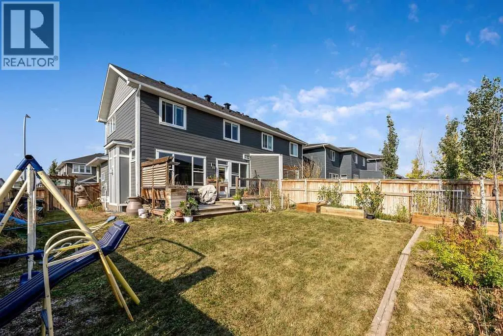 6 Redstone Mews NE