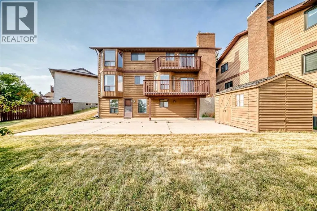 16 Edgeland Bay NW