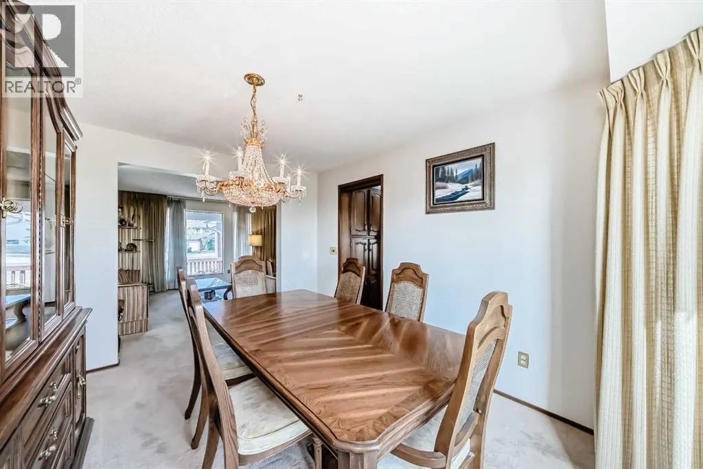 16 Edgeland Bay NW