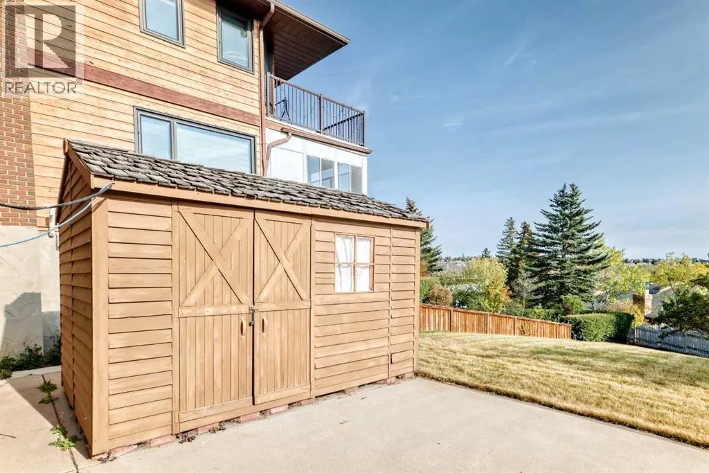 16 Edgeland Bay NW