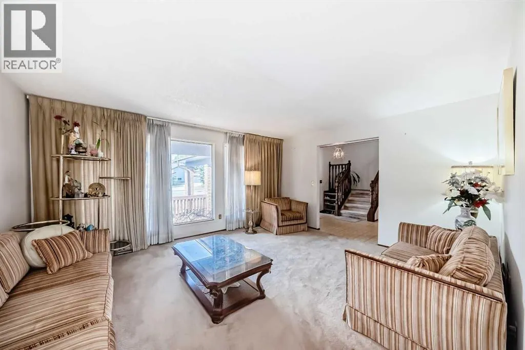 16 Edgeland Bay NW