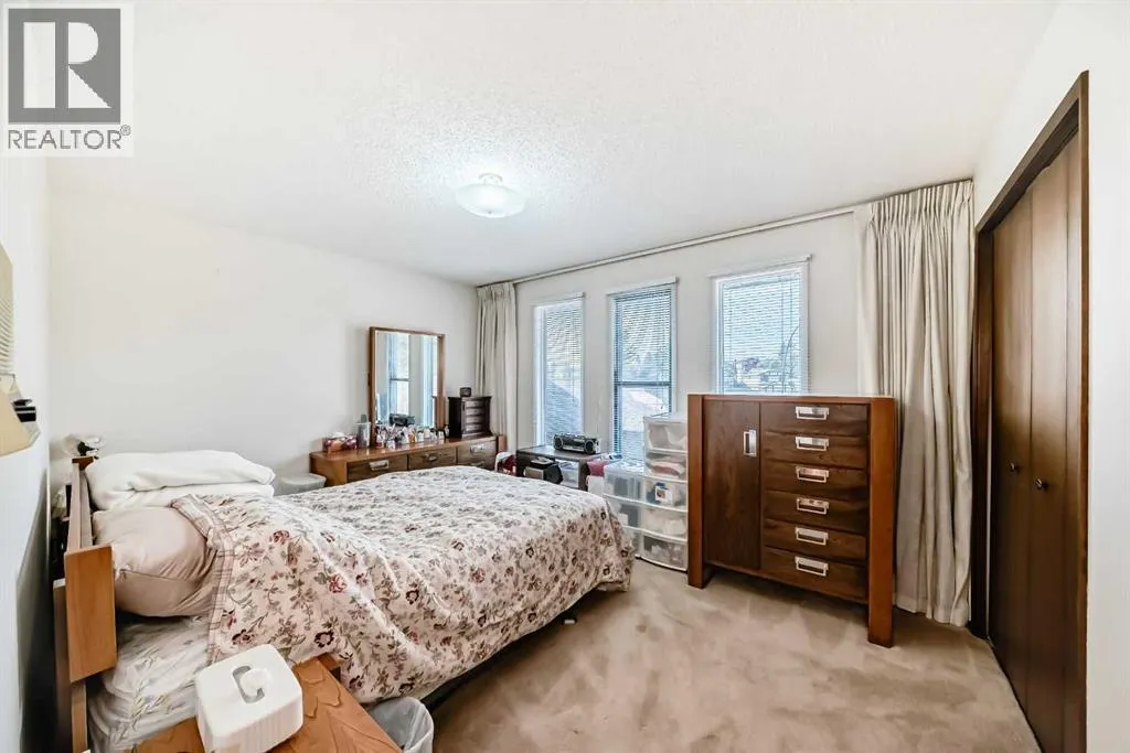 16 Edgeland Bay NW