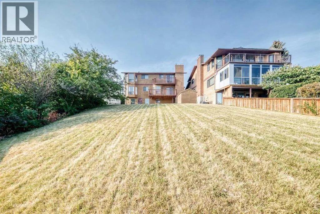16 Edgeland Bay NW