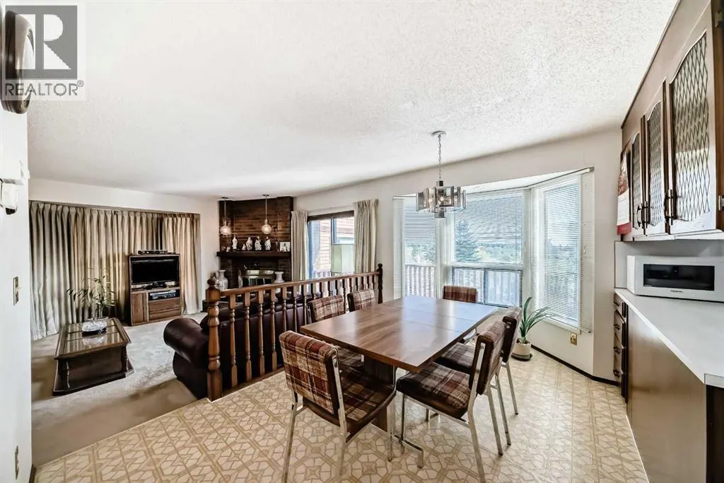 16 Edgeland Bay NW