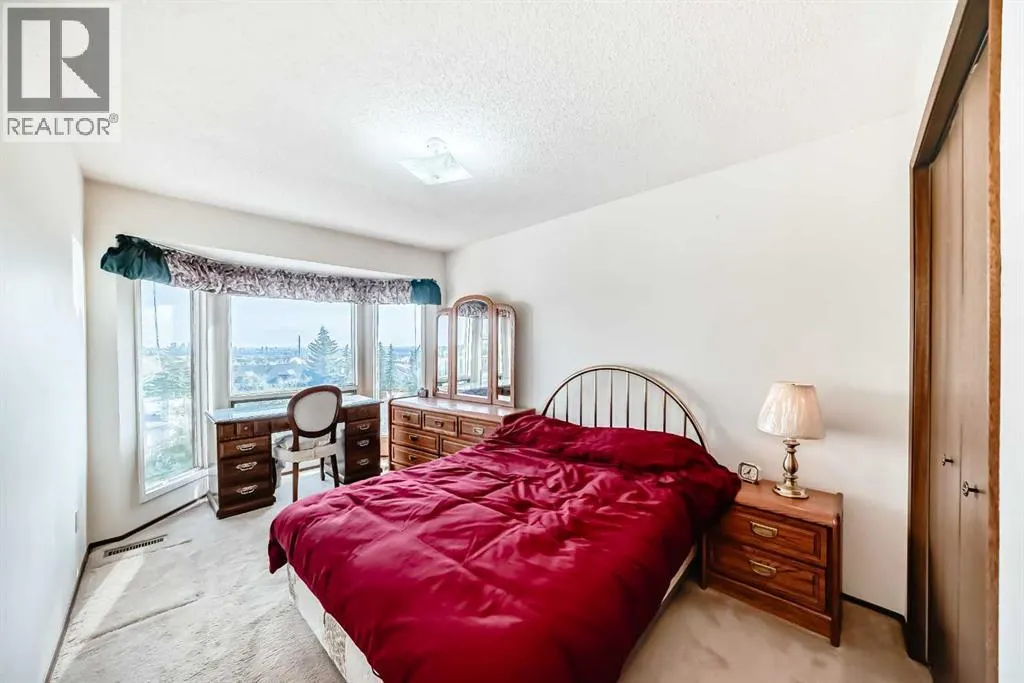 16 Edgeland Bay NW