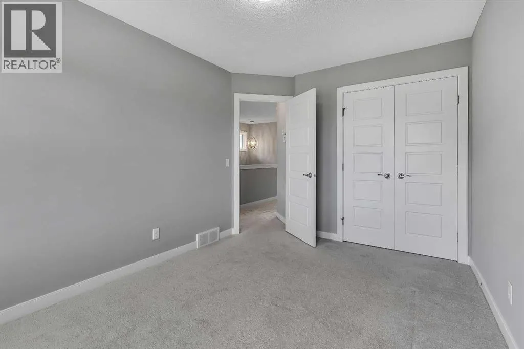 854 Evanston Drive NW