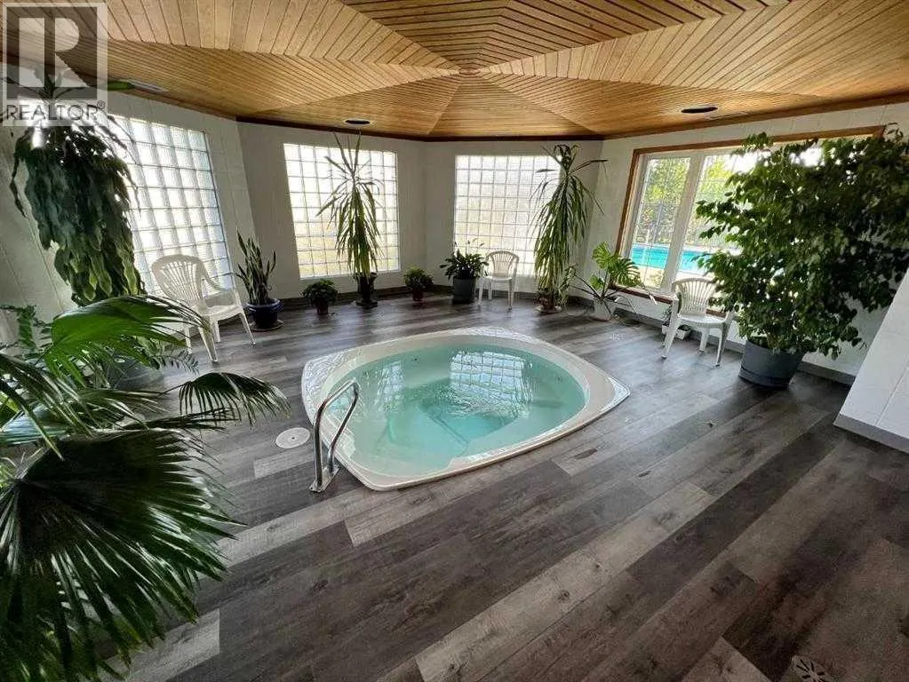 99 Arbour Lake Road Road NW